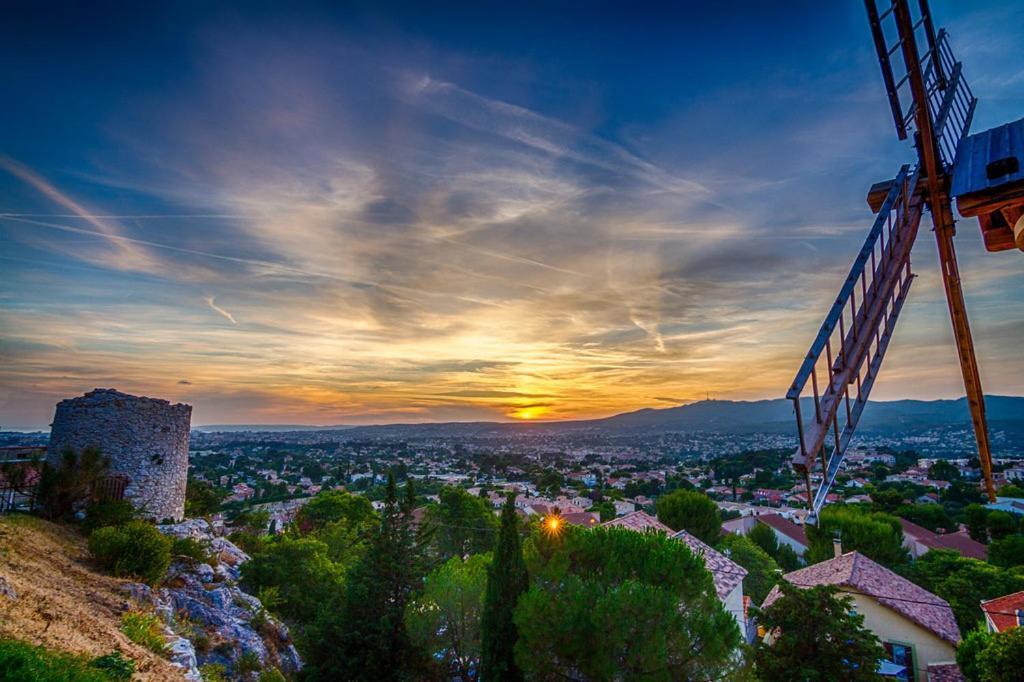 Villa Au Charme Provencal Allauch Exterior foto
